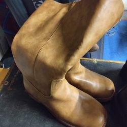 2 pairs of Like new boots