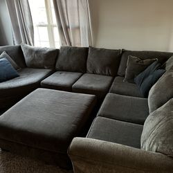 Sectional couch 