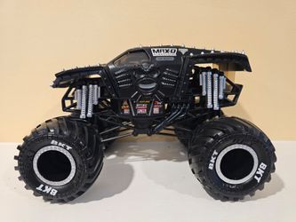 Monster Jam Hot Wheels 1:24 scale Max-D monster truck