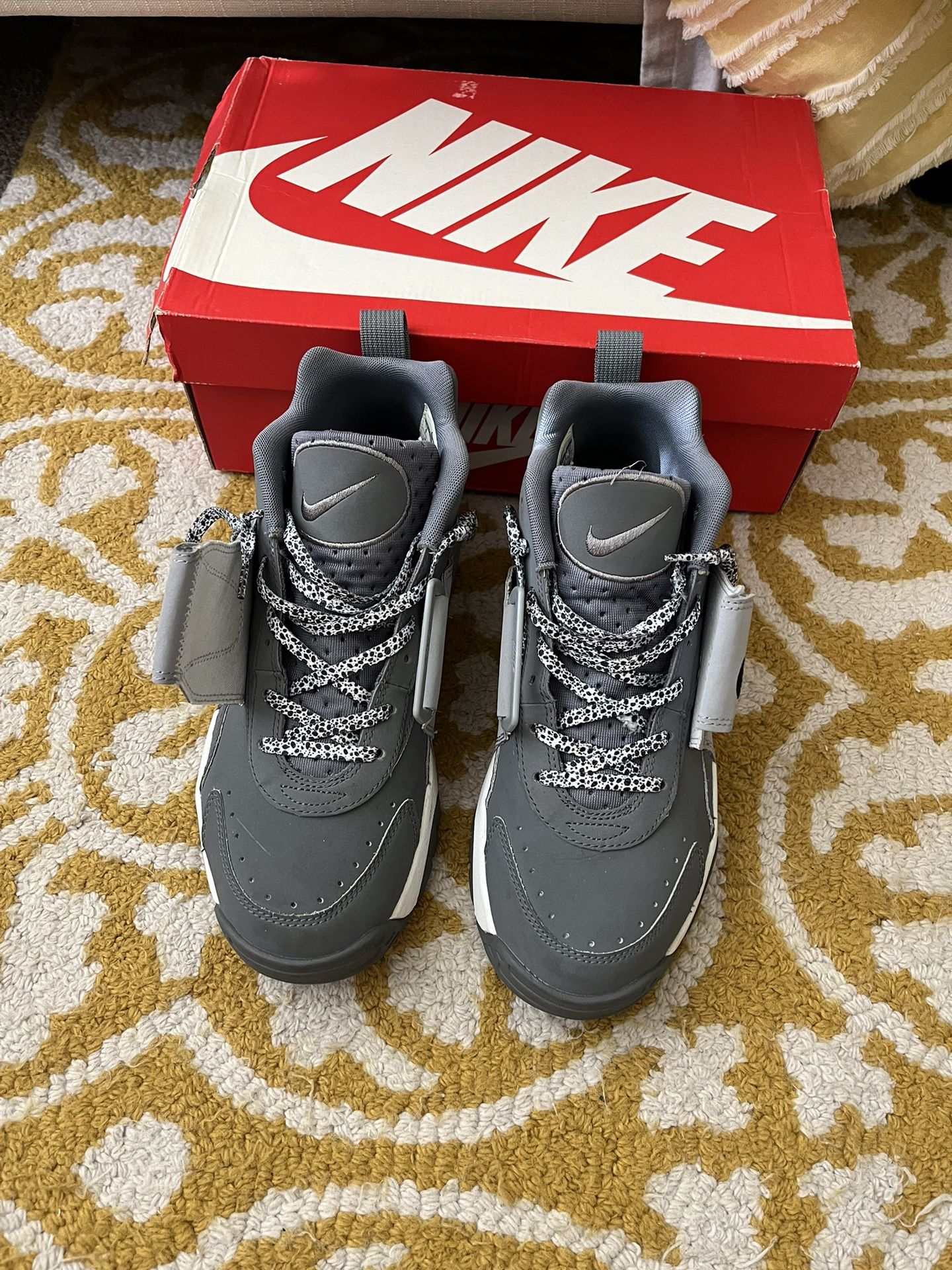 Junior Seau Air Veer Size 9 $70.00