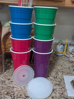 28 oz. Reusable plastic party cups