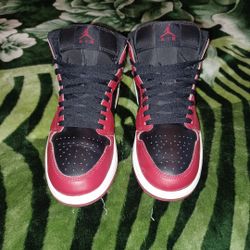 Mens 9.5 Jordan Shoe
