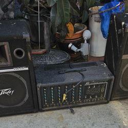 PVXR600C Peavey112C Mixer & Speakers
