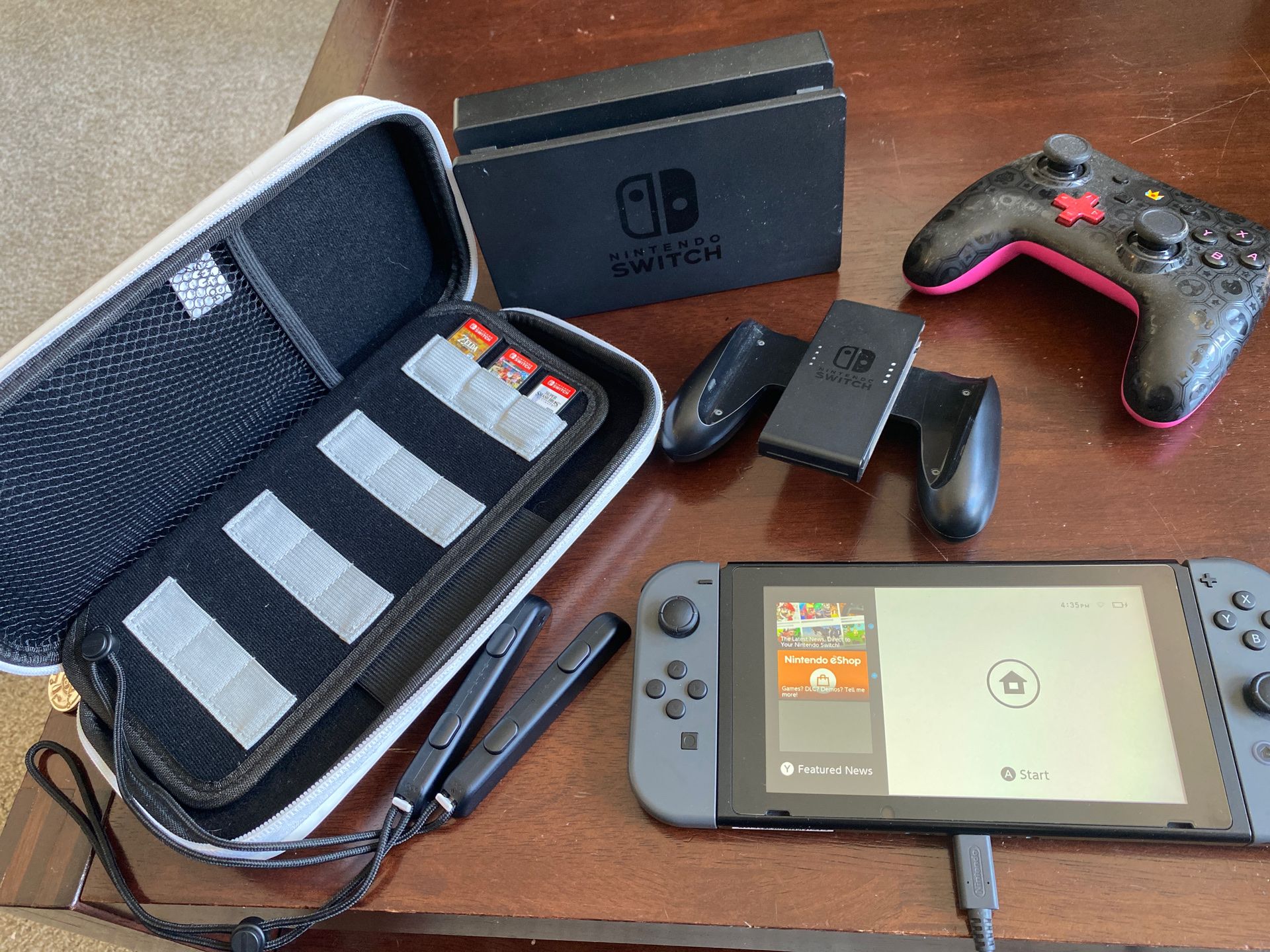 Nintendo Switch + 3 Games & Case