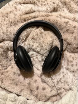 beats headphones black