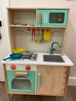 Play Kitchen Set