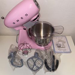 Smeg Stand Mixer - Retro-Style Pink 