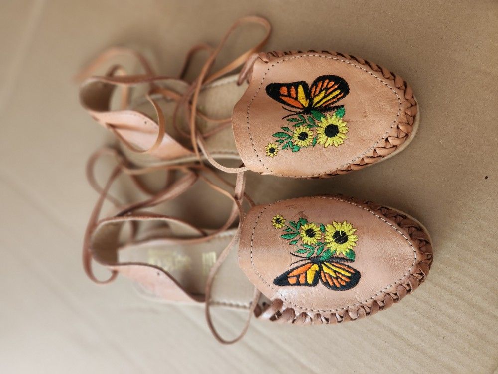 Artesanias D' Alex women's sandals