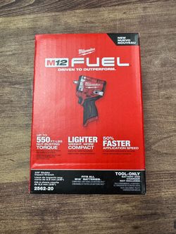Milwaukee M12 FUEL 3/8" Stubby Impact Wrench