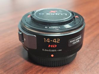 Panasonic Lumix Vario 14-42mm OIS PZ Lens in EXCELLENT condition