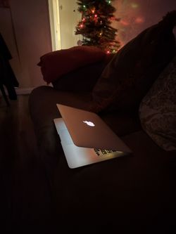 MacBook Air 2017. Prestine condition.