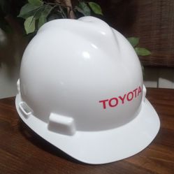MSA V-GUARD HARD HAT - MEDIUM - USED