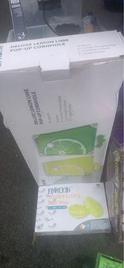 Deluxe Lemon Lime Pop-Up Cornhole Set