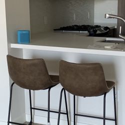 Counter Stools / Chairs 