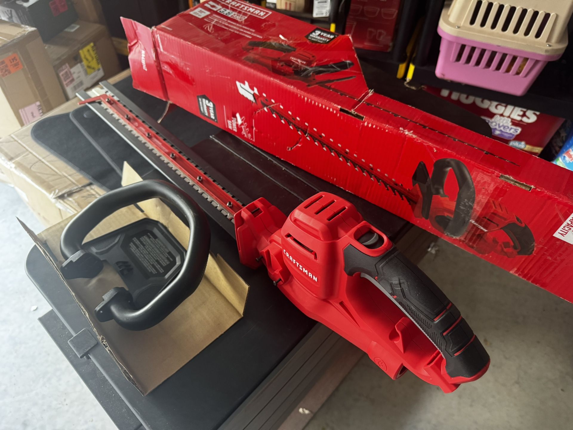 CRAFTSMAN Hedge Trimmer, 22" Corded with POWERSAW Branch Cutter, 3.8-Amp (CMEHTS8022)