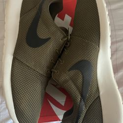 Nike Roshe 11.5