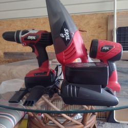 Skill Drill Flashlight Vacuum 