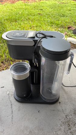 Keurig Single Serve Coffee Maker with Frother