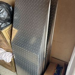 Diamond Plate Vehicle Ramps (pair)