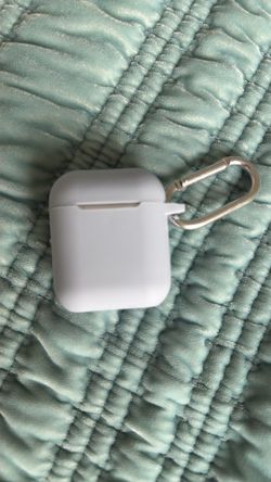 Airpods 2 with Case (in a very good condition)
