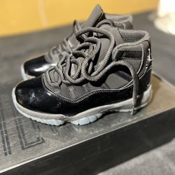 Cap n Gown Jordan 11’s 