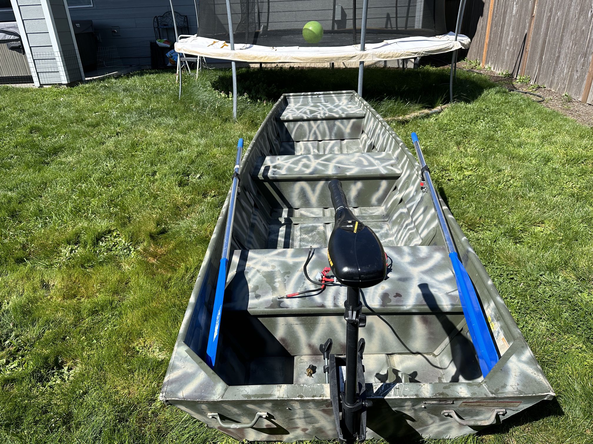 12’ Alumacraft Jon Boat With Oars & Motor