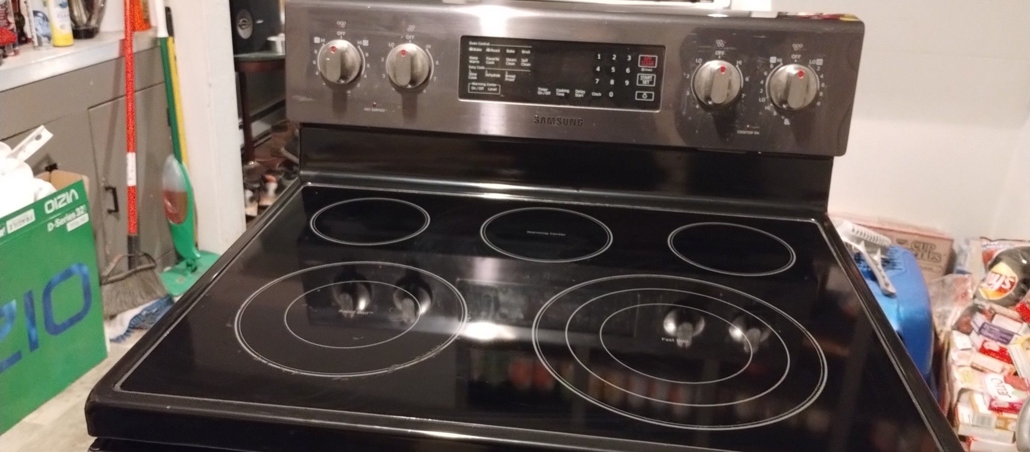 Whirlpool Stovetop / Oven For Sale for Sale in WA OfferUp