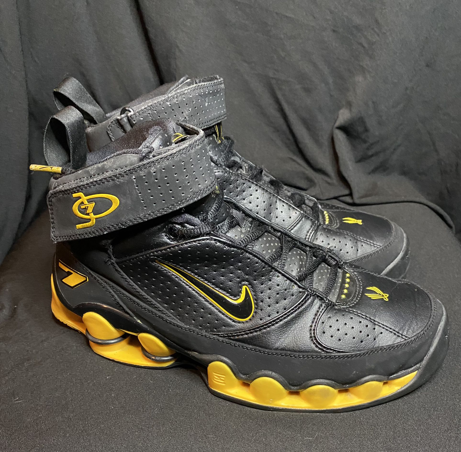 SHOX LETHAL JERMAINE O'NEAL Black & Yellow 050911 LN3 Mens Size 9 for Sale in Chicago, IL - OfferUp