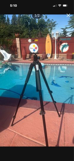 Manfrotto -055 Three Legged Tripod/excellent Cond
