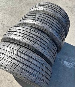 Set 225/65-17 Michelin con el 80% de Vida