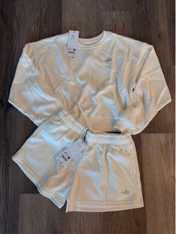 alo yoga set