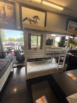 Twin Bunkbed includes both mattresses