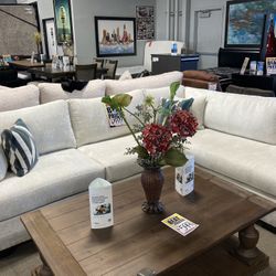 white sectional✅☁️ $1,899