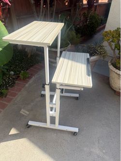 Sit and standing desk