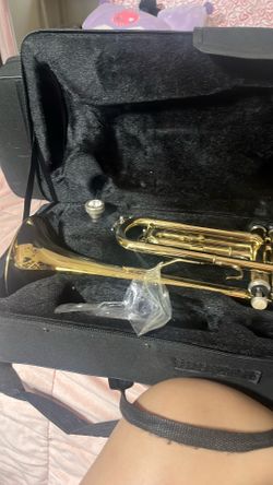 Student Trumpet 🎺 + Case & Mouthpiece — Excellent Condition
