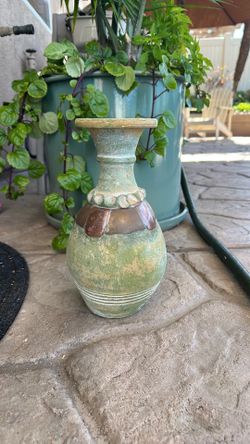 Genie vase with copper inlay.