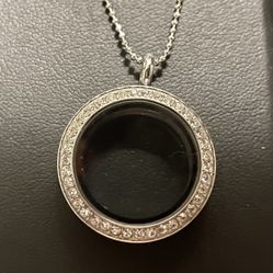 Origami Owl Living Locket Twist Open