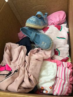 Girl 5 years shoe 9 box all for $10