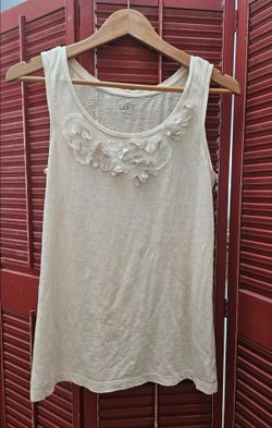 2 Womens Sleeveless Tops