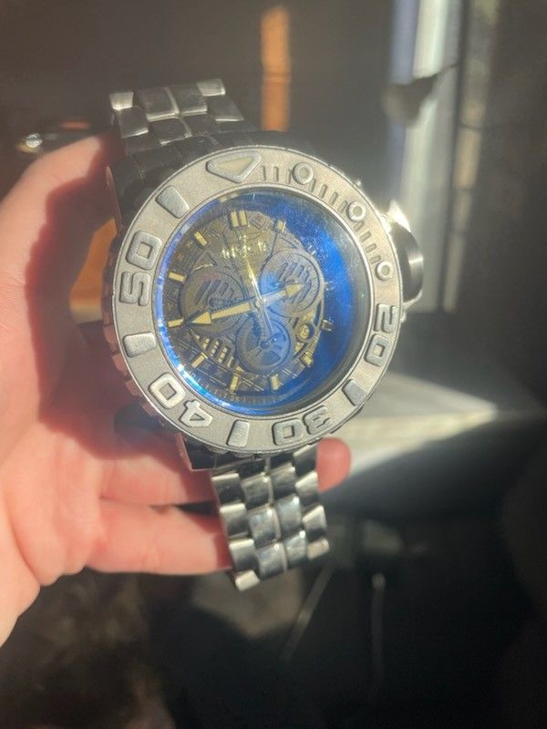 Sea Hunter Invicta 32643