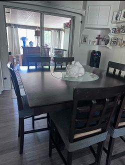 Table  with 6 chairs