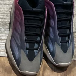 Yeezy 700 V3