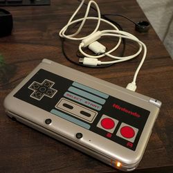 3DS XL NES Limited Edition 