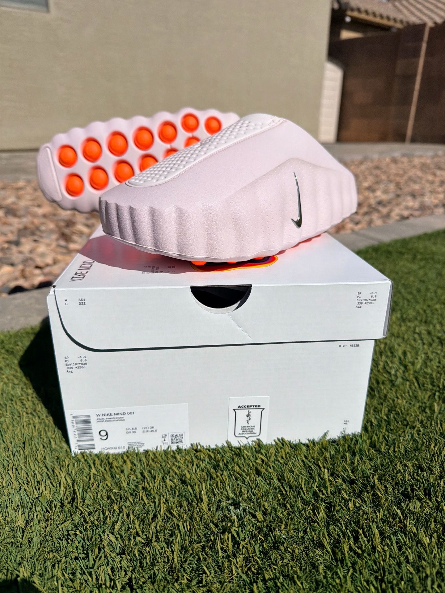 Nike Mind 001 SIZE 9 W