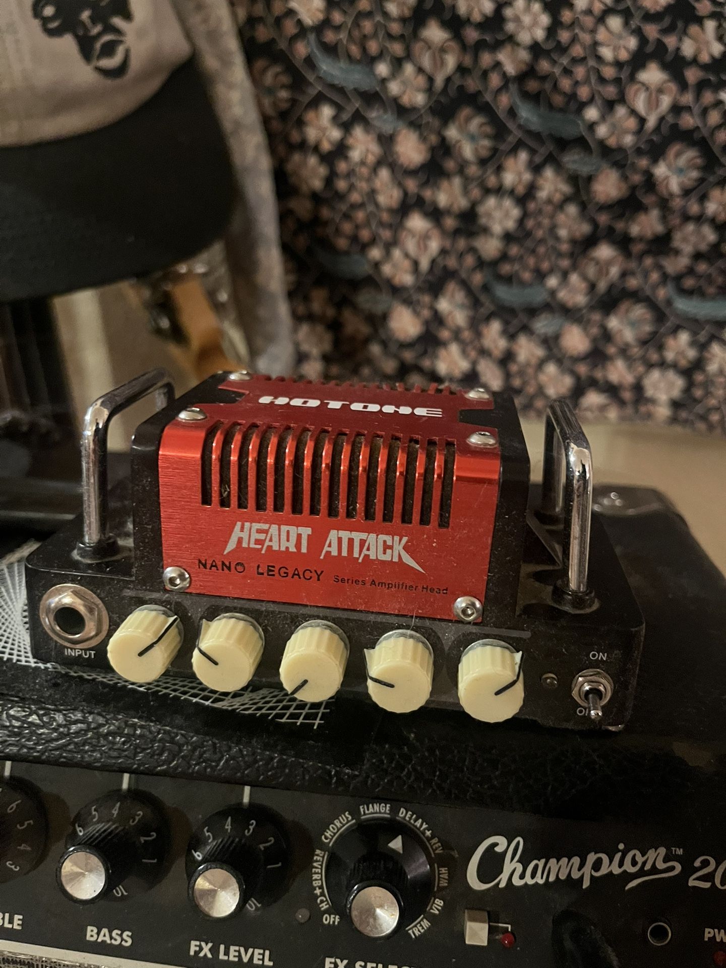 Hotone Heart Attack Mini Guitar Head