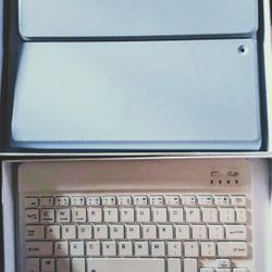 iPad Bluetooth Keyboard Case/Holder-Sky Blue