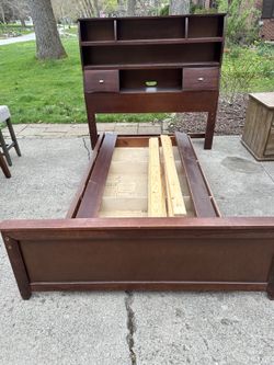 Ivy League full Bookcase Bed With trundle $125OBO