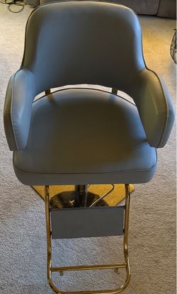 Salon chair