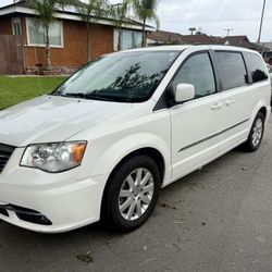 2014 Chrysler Town And Country 