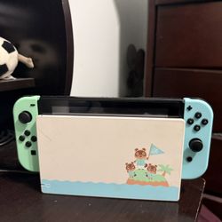 Nintendo Switch Animal Crossing Edition ( + Carrying Case and 6 Games)
